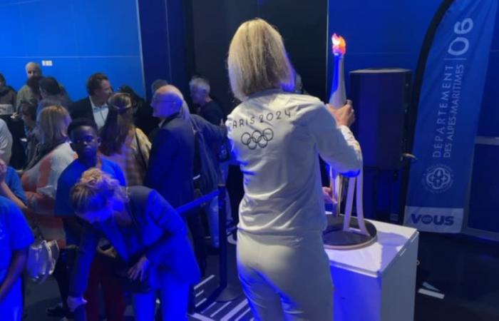 la flamme olympique sous-marine exposée au Musée national du sport de Nice