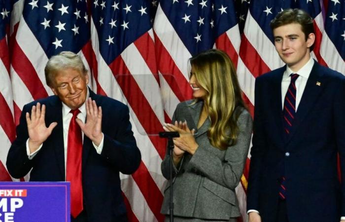 La taille de Barron Trump fait vibrer Internet alors qu’un jeune de 18 ans domine son père Donald et sa mère Melania en Floride