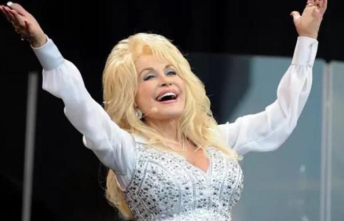 Dolly Parton révèle son côté « ample » et « confortable »