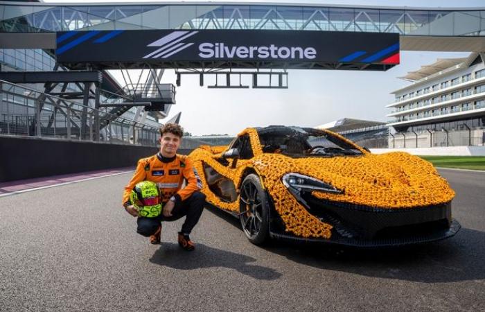 Nous avons construit la petite McLaren P1 en Lego… pendant que la grande roulait sur la piste