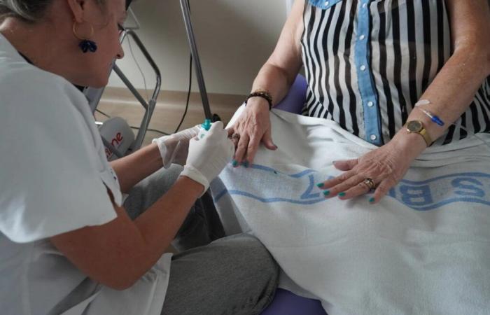 A l’hôpital de Fontainebleau, découvrez la « Mary Poppins de la beauté » qui soigne les patients