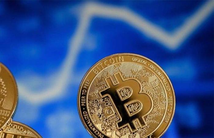 Le dollar et le bitcoin s’envolent, dopés par le scénario d’une victoire de Trump