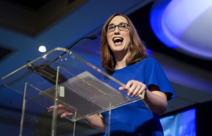 Qui est Sarah McBride, la première responsable ouvertement transgenre élue au Congrès américain ?