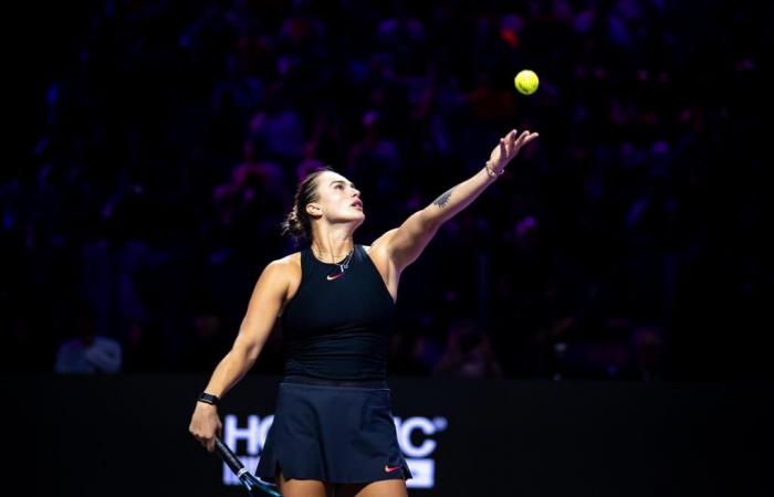 Aryna Sabalenka couronne la saison de tennis de sa vie avec la première place du classement WTA