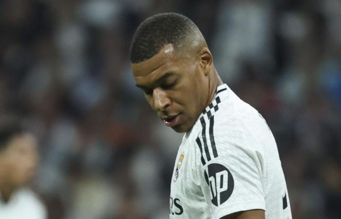 Kylian Mbappé en aurait marre de jouer le numéro 9 !