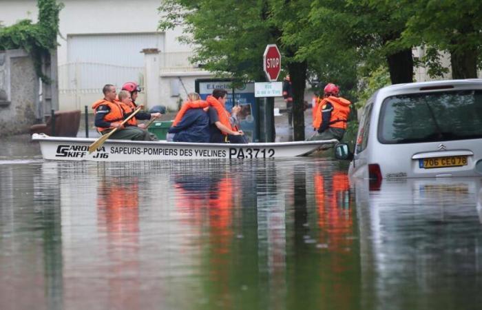 Coincé dans votre voiture lors d’une inondation ? Les bons réflexes à adopter