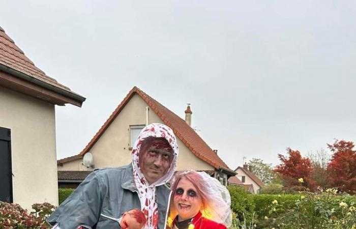 Monstres d’Halloween à cheval et dans les rues le 31 octobre (en photos)