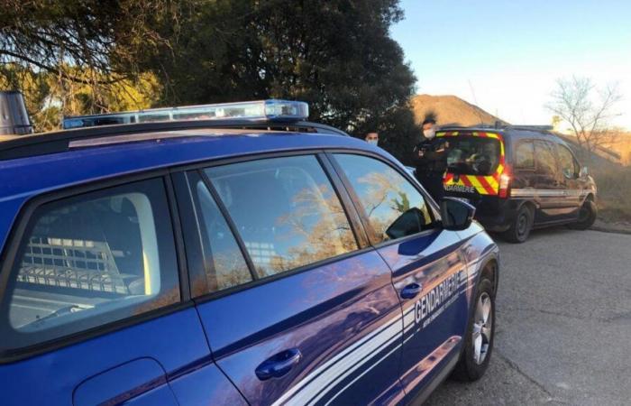 GARD Une balle d’arme à feu se loge dans le portail de l’école à la fin des cours