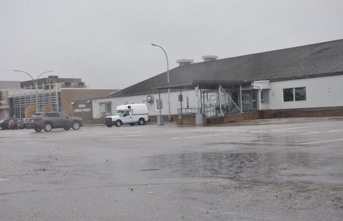 L’ancien aréna Conrad-Parent de Sept-Îles est toujours fermé