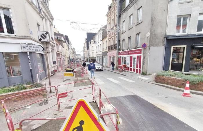 Rue Gambetta, à Cherbourg-en-Cotentin, d’autres travaux sont en cours d’achèvement