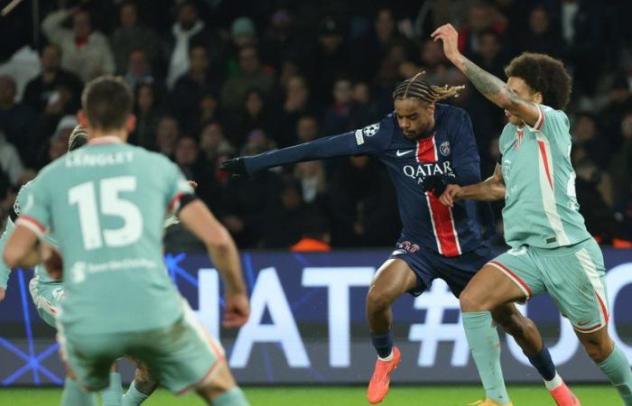 Le PSG surpris par une ultime contre-attaque de l’Atlético Madrid et perd 2-1, le Barça gagne tranquillement