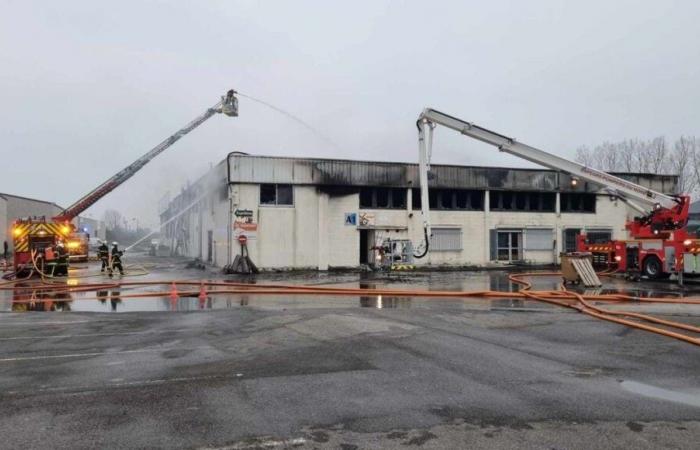 La conserverie Kalifrais, à Dunkerque, détruite par les flammes