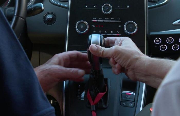 à 91 ans, Claude teste ses capacités de conduite au volant d’une voiture