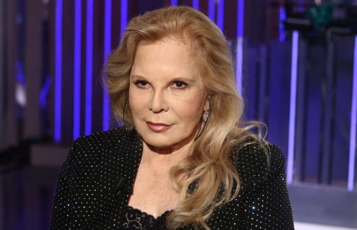 A 80 ans, Sylvie Vartan se transforme en star hollywoodienne avec sa coloration rajeunissante