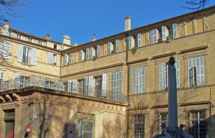 son hôtel particulier dans le sud de la France