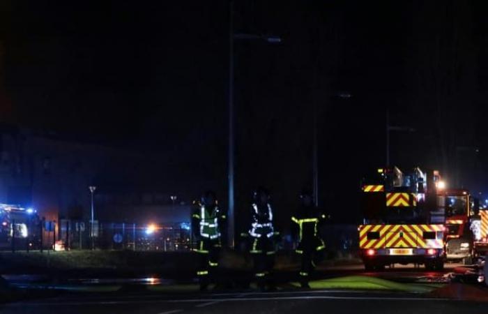 Sur le chemin de l’hôpital, une femme accouche au bord de la route