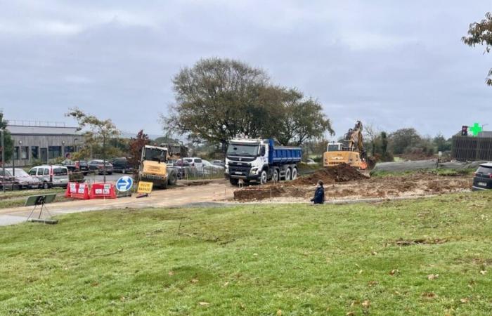 Nouveau rond-point, parking… Les travaux vont bon train aux Pieux