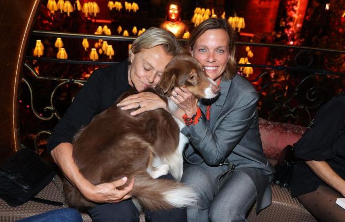 Muriel Robin et sa femme Anne Le Nen, gaga de leur adorable boule de poils Poupy