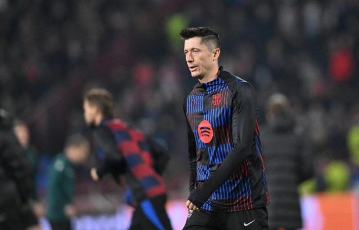 Hansi Flick a sorti Lewandowski sans savoir qu’il approchait des 100 buts – C1 – J4 – Red Star-Barcelone (2-5)