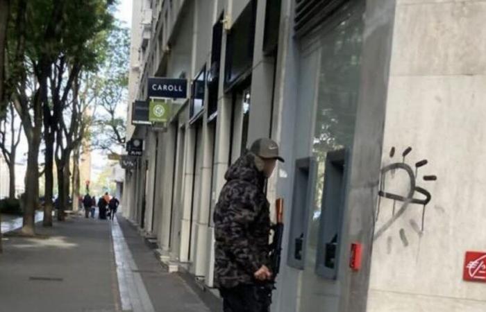 Métropole de Lyon. Mystère autour d’une photo d’un homme armé d’une Kalachnikov à Villeurbanne