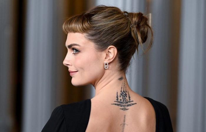 Cara Delevingne a opté pour une mini frange Audrey Hepburn (et nous sommes fans)