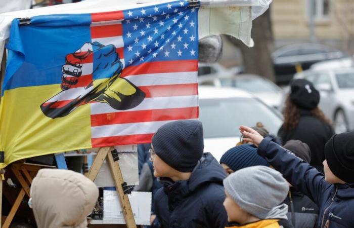 en Ukraine, la victoire de Donald Trump saluée entre espoir et peur