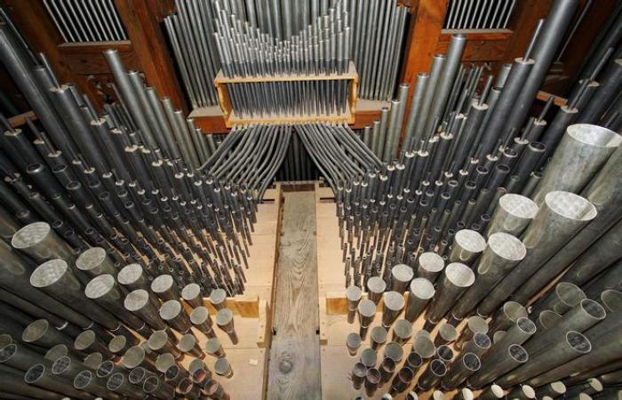 En Haute-Loire, la délicate restauration de ce majestueux orgue