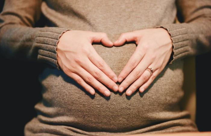 Prendre de la vitamine D pendant la grossesse améliore la densité osseuse du bébé (jusqu’au milieu de l’enfance)