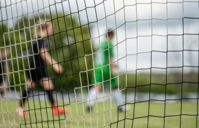 son fils n’est pas sélectionné pour un match de football, le père brûle les voitures des deux entraîneurs