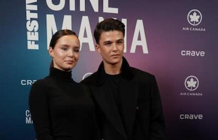 [PHOTOS] Julie Le Breton, Caroline Dhavernas, Mylène MacKay et plusieurs autres à la première du film « Bergers » pour le lancement de Cinemania