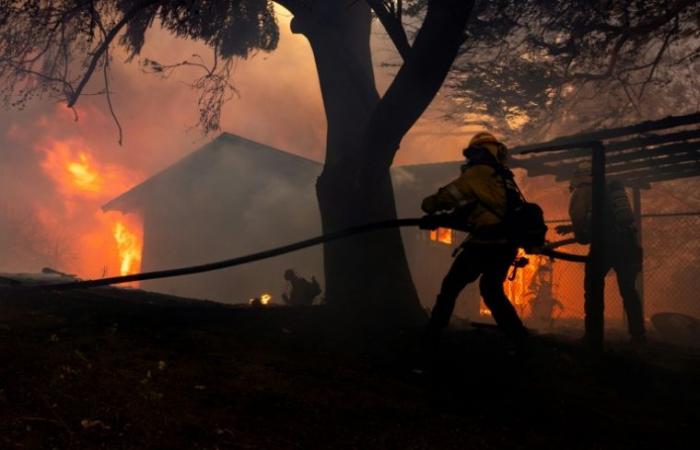 Plus d’une centaine de maisons détruites par un vaste incendie près de Los Angeles – 11/08/2024 à 04:53