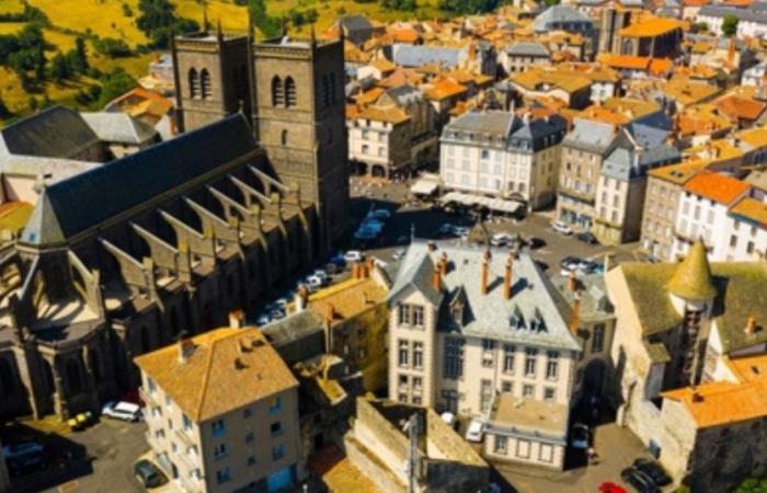 les jambons resteront dans la cathédrale Saint-Flour