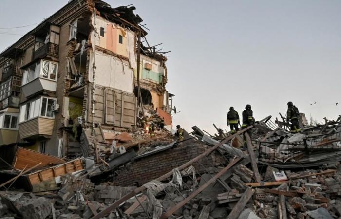 Les bombardements russes sur Zaporizhia tuent au moins quatre personnes et touchent un hôpital