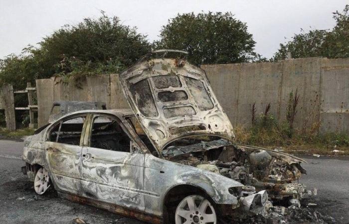 son garage prend feu en pleine nuit, 27 voitures entièrement détruites