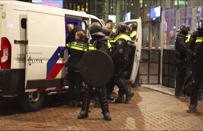 Plusieurs blessés en marge d’un match de football entre l’Ajax et le Maccabi Tel-Aviv à Amsterdam lors d’affrontements qualifiés d’« explosion d’antisémitisme »