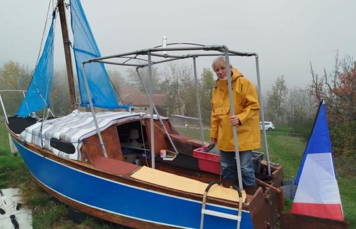 VIDÉO – Il suivra le Vendée Globe dans un bateau, installé au milieu de son jardin