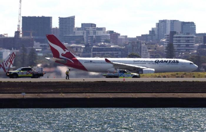 Le moteur de Boeing tombe en panne au décollage, l’avion doit atterrir d’urgence