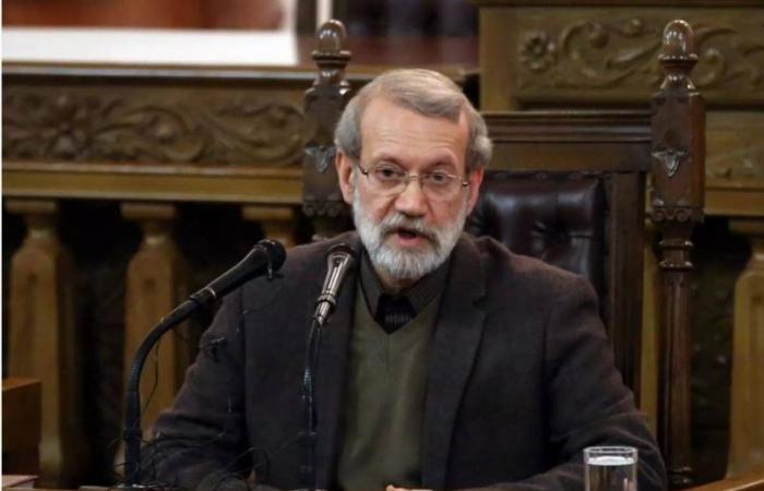 L’Iran doit éviter de réagir « instinctivement » après l’attaque israélienne, dit Larijani