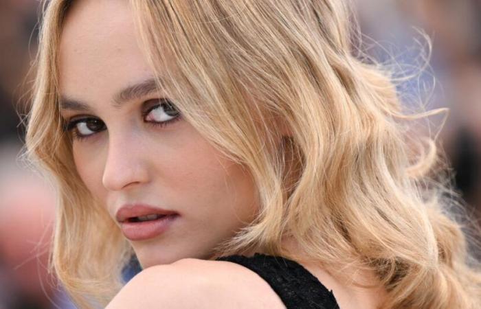 Lily-Rose Depp ose le combo ballerine-chaussettes dans les rues de Los Angeles