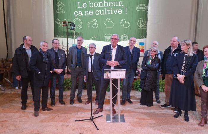 François Sauvadet inaugure la Ferme de Côte-d’Or et fait une annonce forte