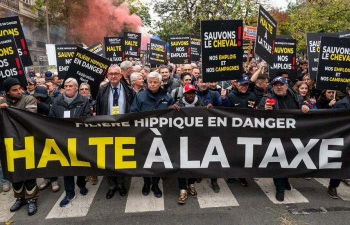 la filière hippique manifeste sa colère dans les rues de Paris