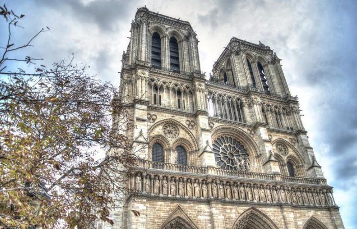 la cathédrale Notre-Dame a été rénovée et a sonné ses cloches pour la première fois depuis cinq ans