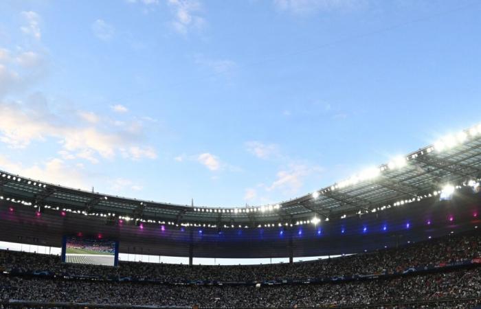 la rencontre doit-elle être maintenue au Stade de France ?