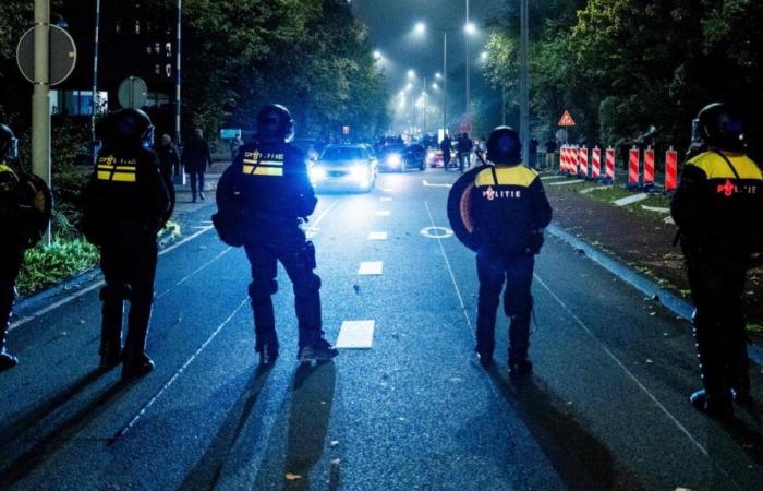 que s’est-il passé après un match de football à Amsterdam