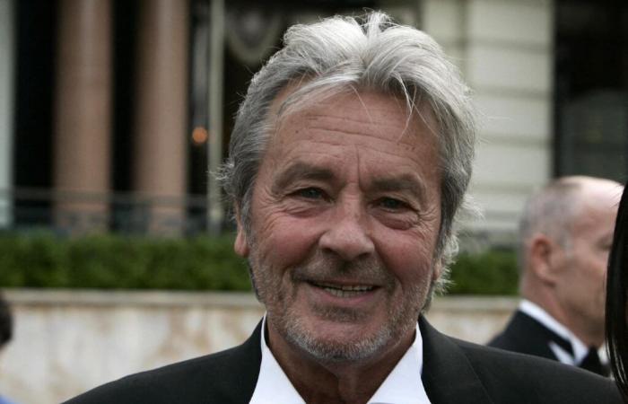 Alain Delon aurait eu 89 ans aujourd’hui, son fils Anthony salue sa mémoire dans une vidéo aussi poignante que embarrassante