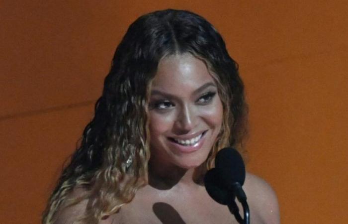 Beyoncé en pole position aux Grammy Awards avec son album country : News