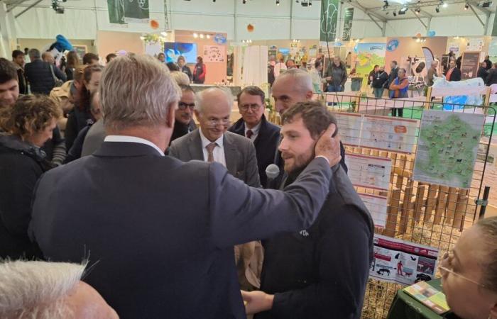 François Sauvadet inaugure la Ferme de Côte-d’Or et fait une annonce forte