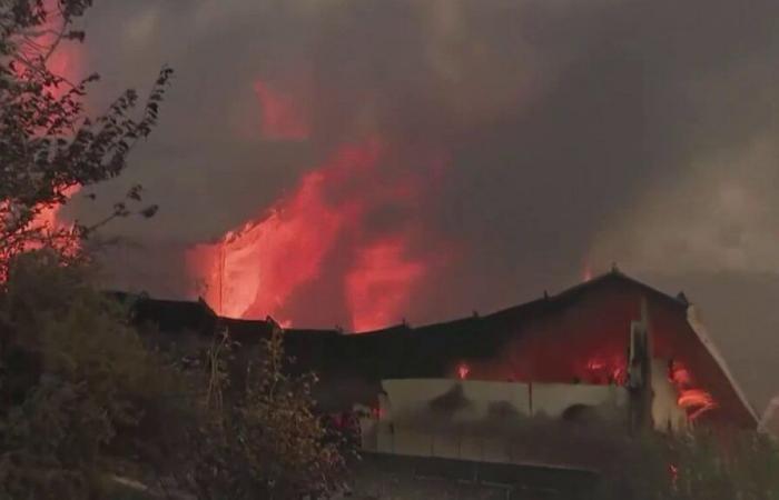 un incendie à la périphérie de Los Angeles