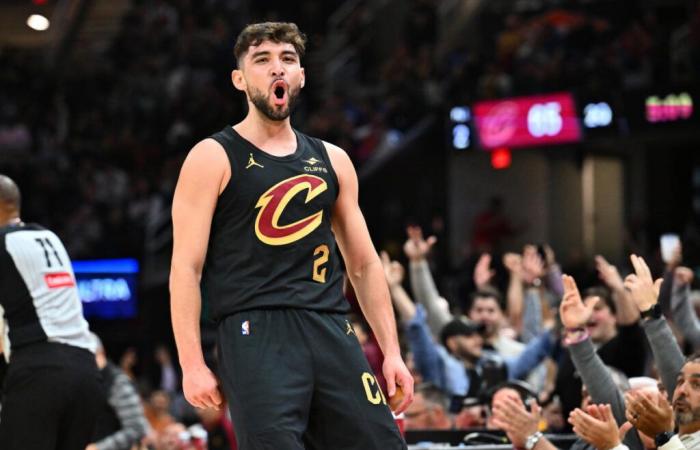 Les Cavaliers deviennent la deuxième équipe NBA à débuter 10-0 en 20 ans avec une victoire dominante de 136 à 117 contre les Warriors