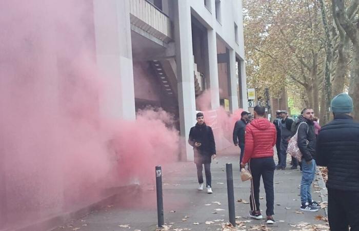 Des commerçants bloquent les entrées du siège de la Métropole à Grenoble